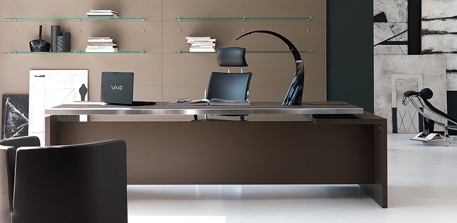 Unique executive italian desk Athos by IVM: the modern attorney desk