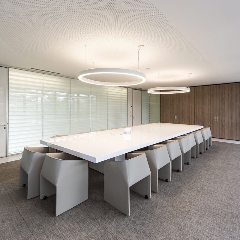 Conference rooms & boardroom: build the deal room