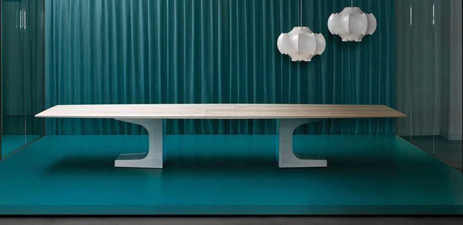 Niemeyer minimalist executive desk by Estel, designer Oscar Niemeyer