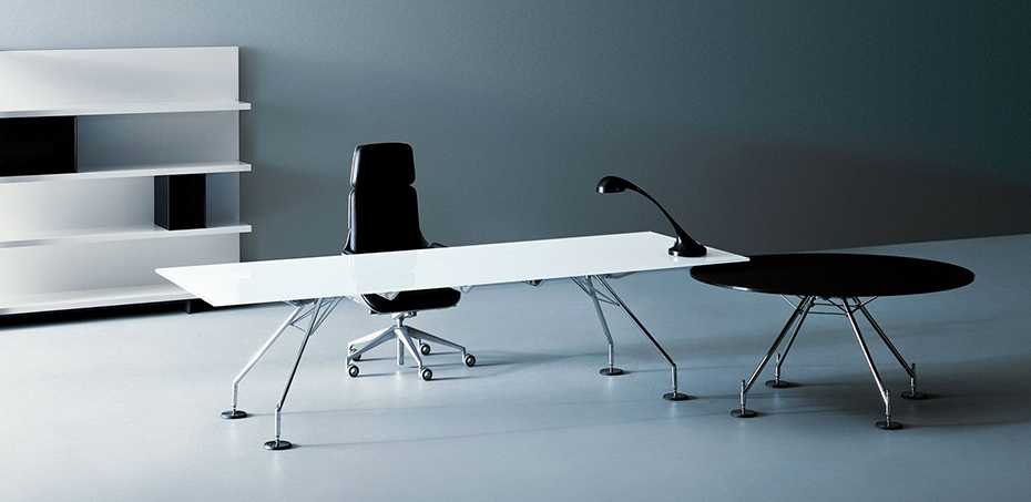 Nomos design executive desk by Tecno Italia, designer Norman Foster