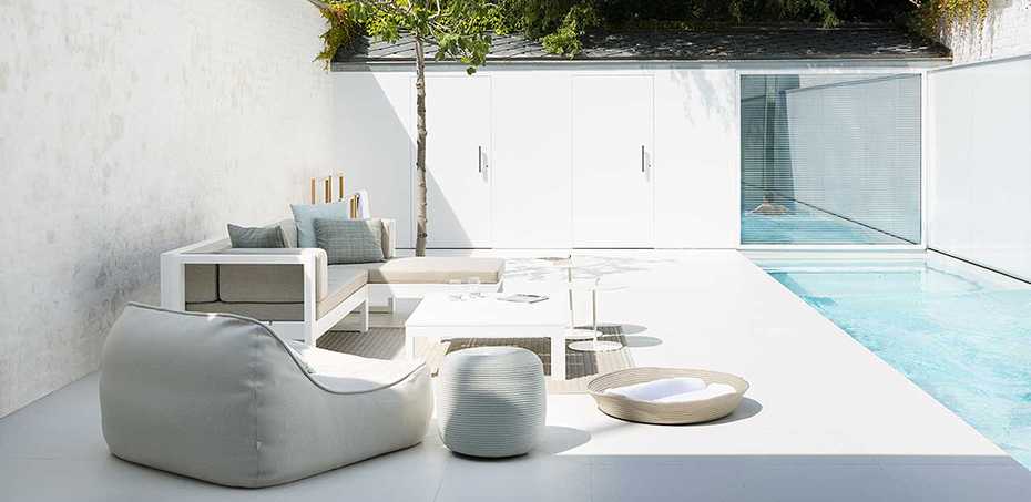 Chaise longue Float by Paola Lenti, designer Francesco Rota
