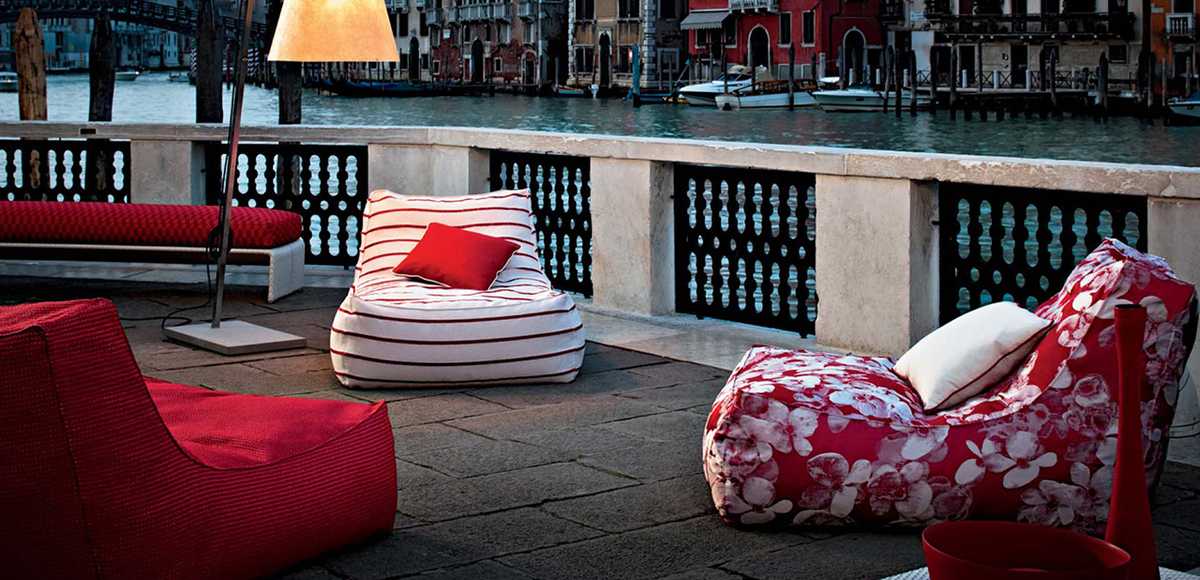 Zoe chaise longue armchair by Verzelloni, design Lievore Alther Molina