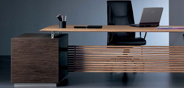 Rho modern desk