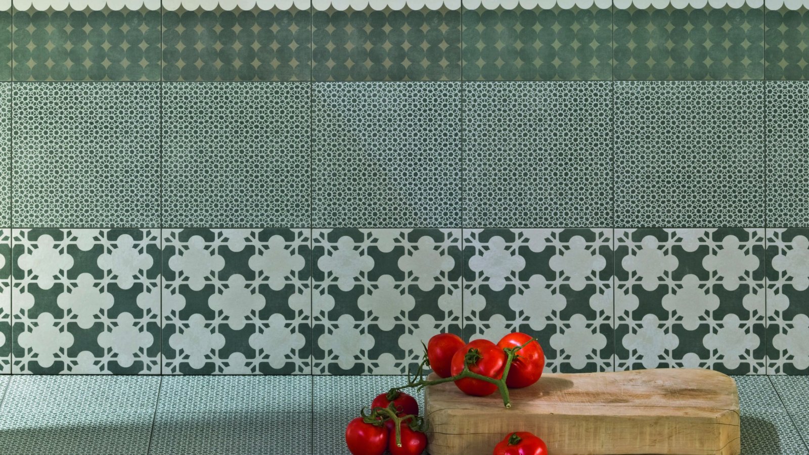 Detail of the Azulej Trama pattern tile by Mutina