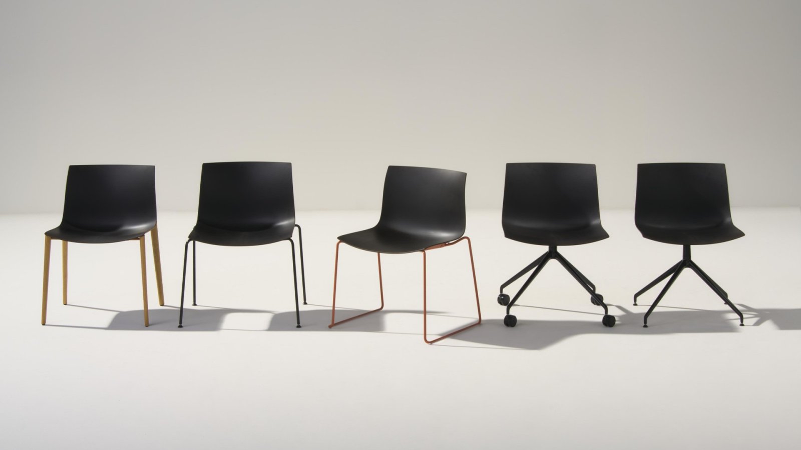 Catifa Carta designer chair by Arper with a paper-based PaperShell shell