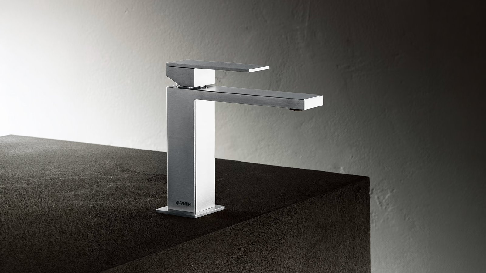 Fantini Mint single-hole lavatory faucet F004 in chrome on a white vanity top