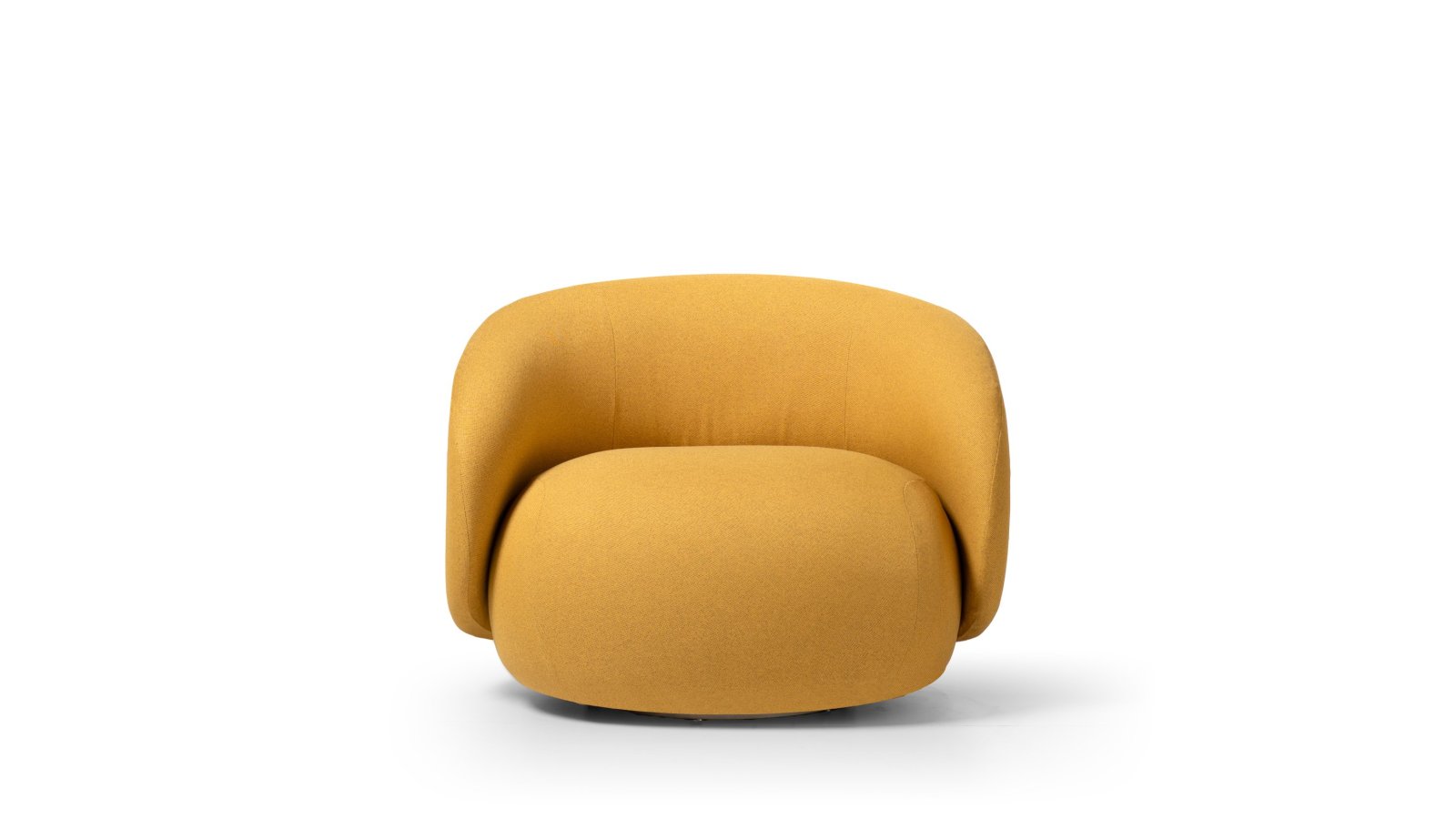 Guest chairs Hill by Quinti around a concrete table in an office lobby