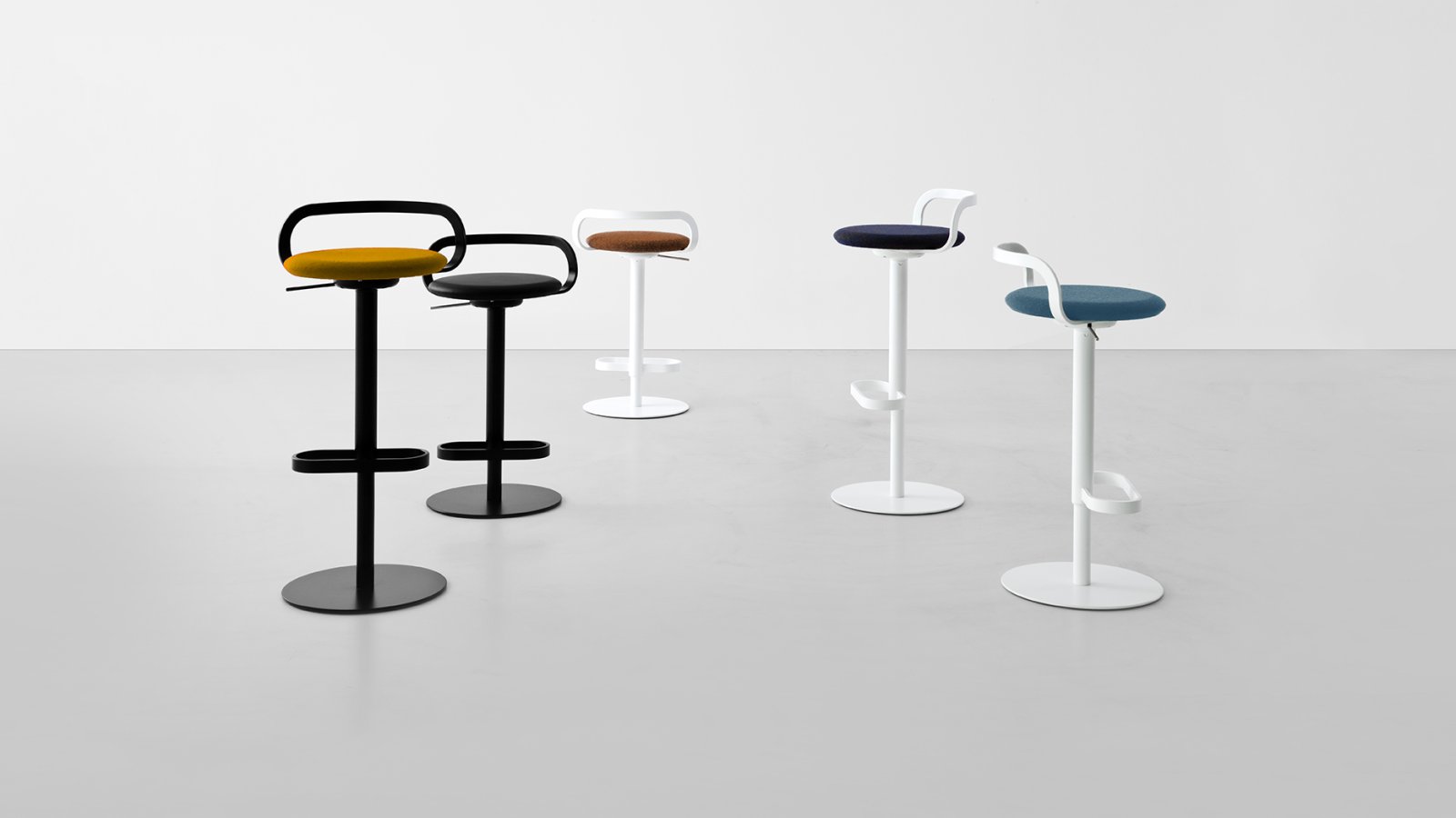 MAK swivel bar stool by Lapalma at a coffee counter