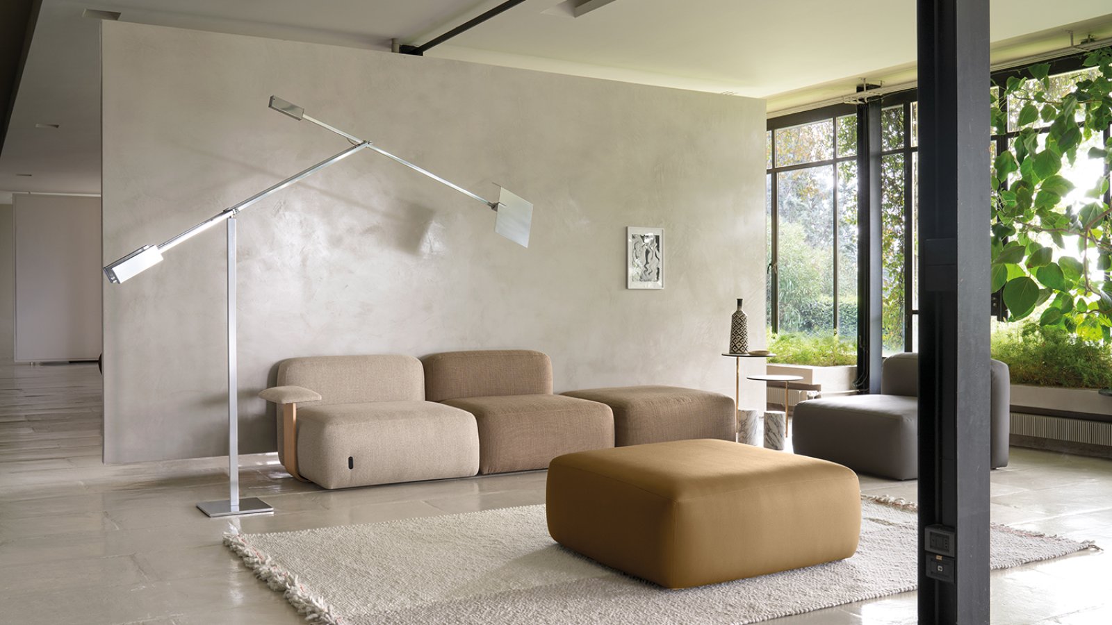 Guest chairs One Hundred by Quinti arranged in an office lobby