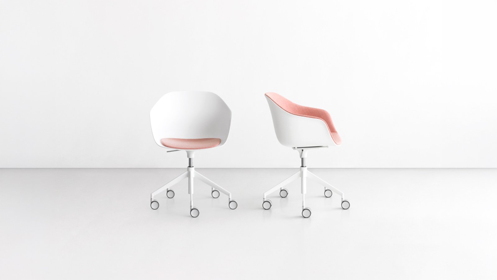 Seela conference room chairs by Lapalma at a meeting table
