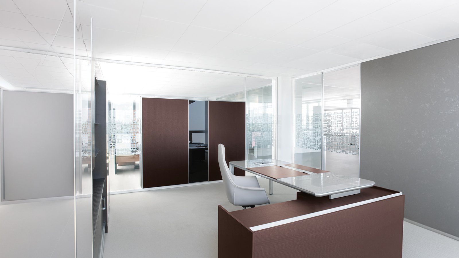 Office partition walls www.60 by Archiutti lit by LED profiles