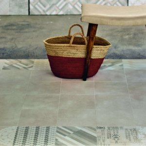 Covered roof terrace floor in Azulej tiles