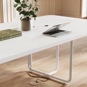 Felt curtain dividing workstations on the Itube bench