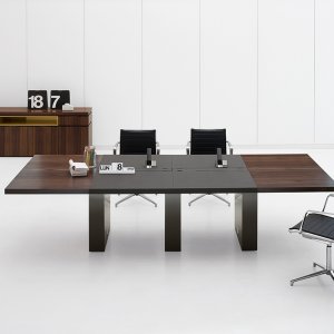 Executive desk Ar.tu cantilevered on its panel side