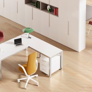 Fenix Nero Ingo top on a Fattore Alpha desk