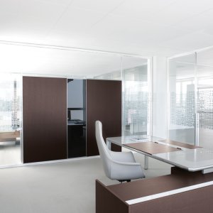 Opaque double panel of the www.60 in a walnut finish