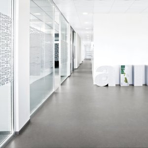 Projecting shelves integrated in an Archiutti www.60 wall
