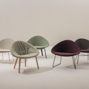 Adell guest chair by Arper in a lobby