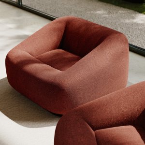Aom seating drying after rain outdoors