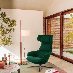 Rear view of the lounge chair