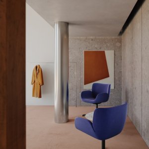 Lounge composition with several Cari chairs