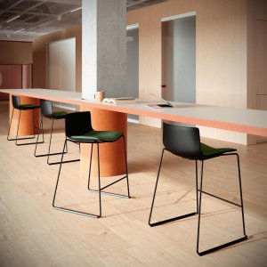 Reception area with Catifa Carta seating