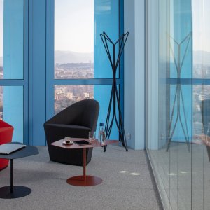 Coated-fabric Colina in a busy public space