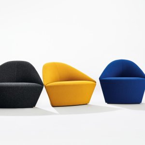Cluster of three Colina armchairs in conversation