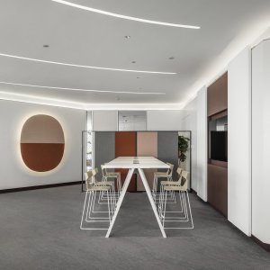Cross at standing height for quick meetings