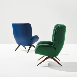 Reception armchairs Lepal by Arper in a US lobby