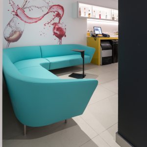 Italian reception seating by Arper: the Loop collection