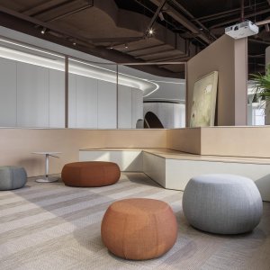 Pix seating by Arper at three-quarter view