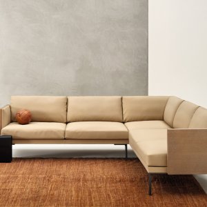 Three-seat Steeve Lou in a contract lounge