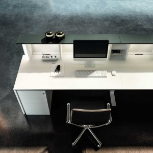 Glass-ceramic shelf with bevelled edge on the Lux system