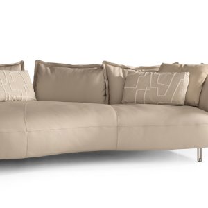 Side arms drawing a graphic line on the Nuvola sofa
