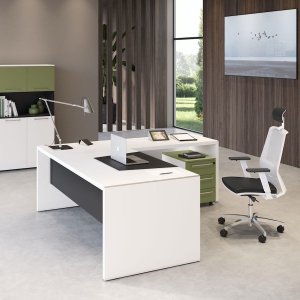 Open-plan office with Attiva workstations and mobile pedestals by Codutti