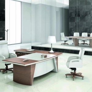 Corner office with iSixty desk, PC-equipped extension and Colonna bookcase