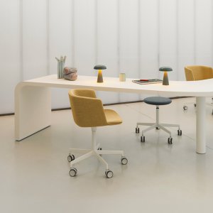 Lapalma Cut in Soft-leather in an executive suite