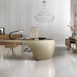 Moulded polyurethane shell of the desk