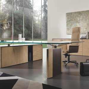 High cabinet with 182 centimetre door