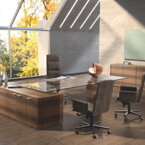 Transparent extra-clear glass top