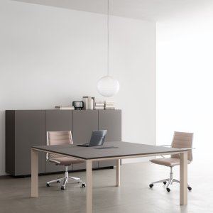 Ring leg structure of the Planeta desk by DVO Office