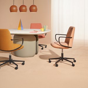 The two Elinor executive chairs compared, high back and low back