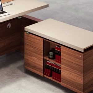 Leather top in stitched squares on the Altagamma desk, modesty panel in the same finish