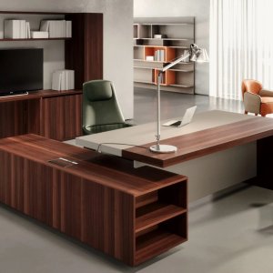 Modern office desk Ducale in all veneer, no leather band, in an executive suite