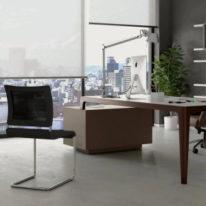 Aluminum frame flush with the ⅞ in top, detail of the Grand More executive desk