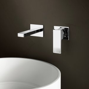 Guest bathroom vanity with a chrome Mint faucet by Fantini