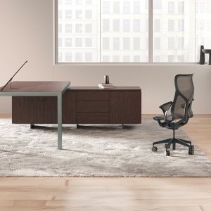 Solid aluminum base detail on the Fattore Alpha executive desk