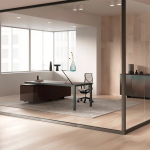 Executive desk Fattore Alpha in Canaletto walnut with matching pedestal