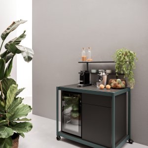No-print glass top on a Fluido pantry by Martex